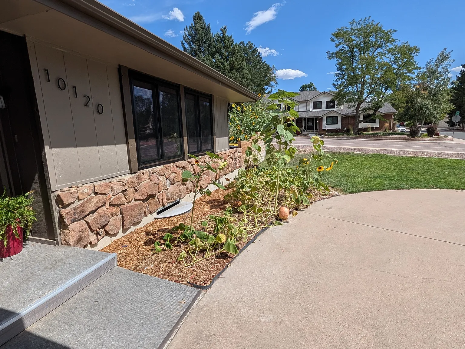 4 bed, 2654 sqft, $3,450 — Photo 3