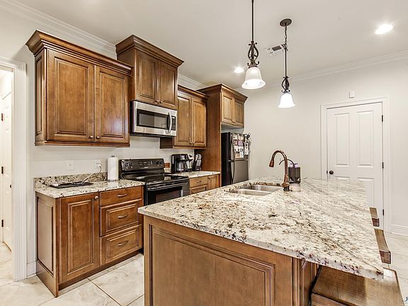 5th image of 208 Juliana Way