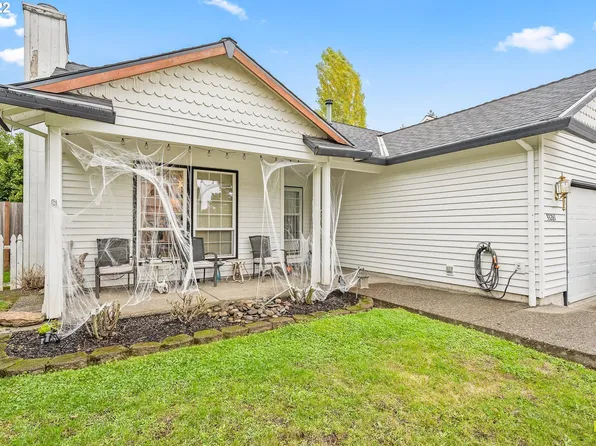 33261 SW Sequoia St, Scappoose, OR 97056