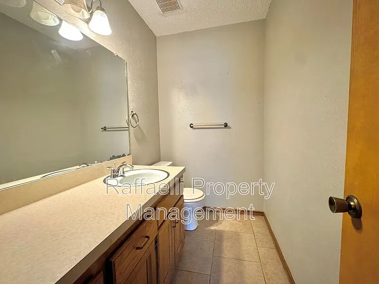 315 Brookwood Dr — Photo 11