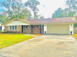 4 Poplar Cir, Gulfport, MS 39507