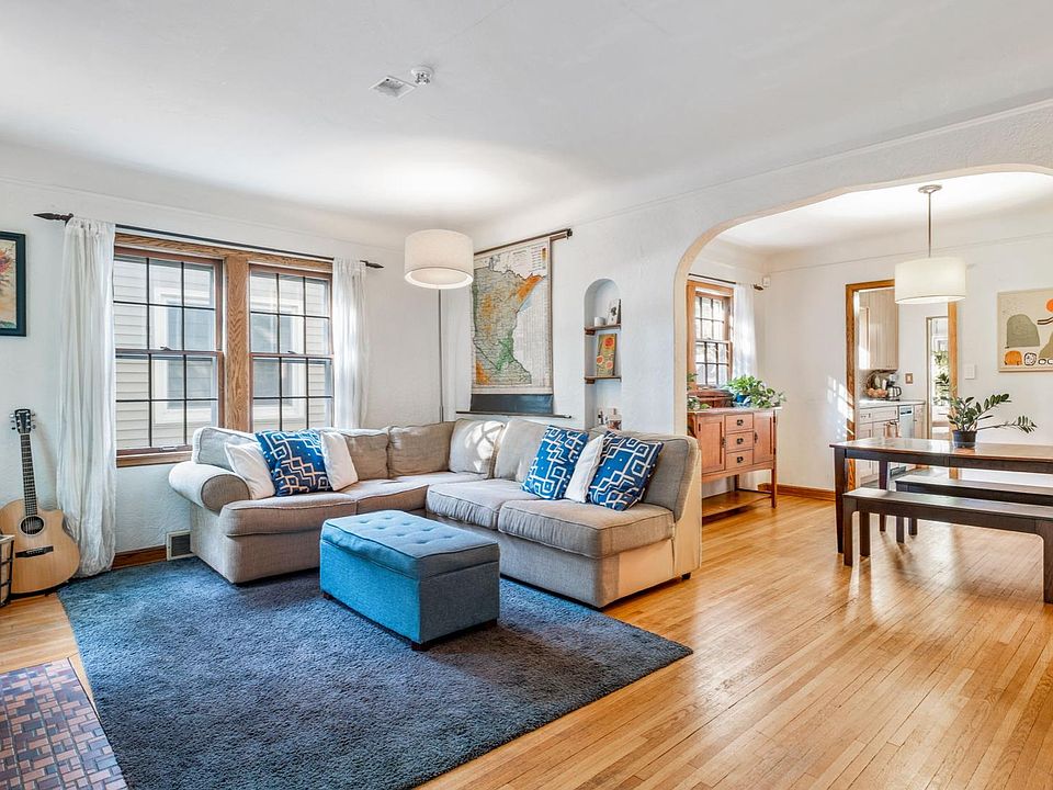Living room into dining room (House Is Unfurnished)