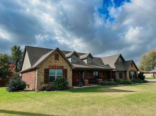 421 W Oklahoma Ave, Hinton, OK 73047