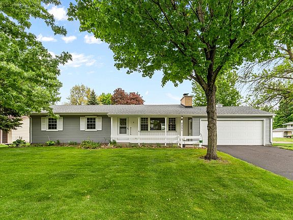 2nd image of 2251 Carlyle Ct