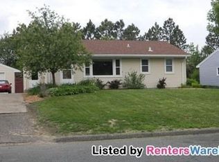 10548 6th St NE, Blaine, MN 55434