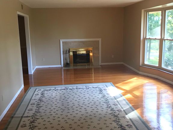 4th image of 8620 Kingsridge Dr