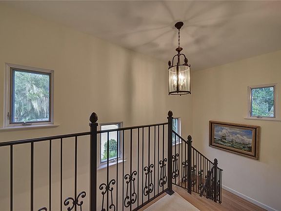 5th image of 106 Dunkeld Ln