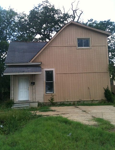 1st image of 2411 Laurel St