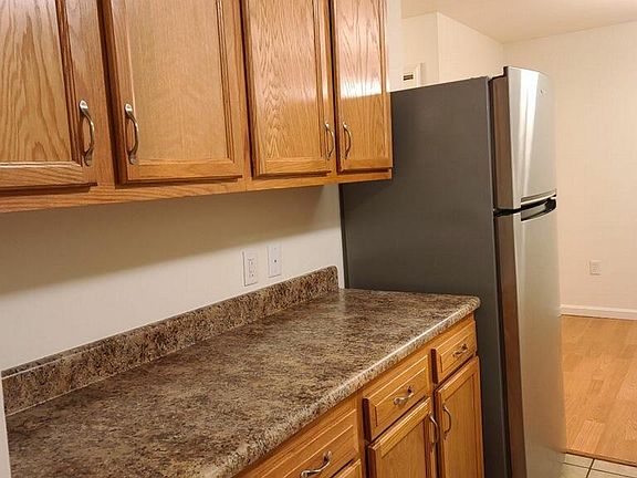 5th image of 121 Schofield Ct