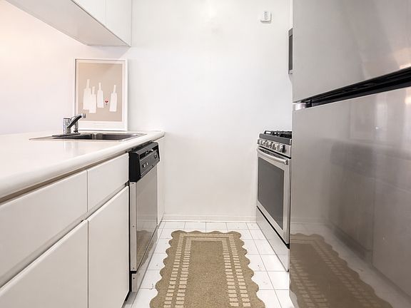 5th image of 300 Albany St APT 6O