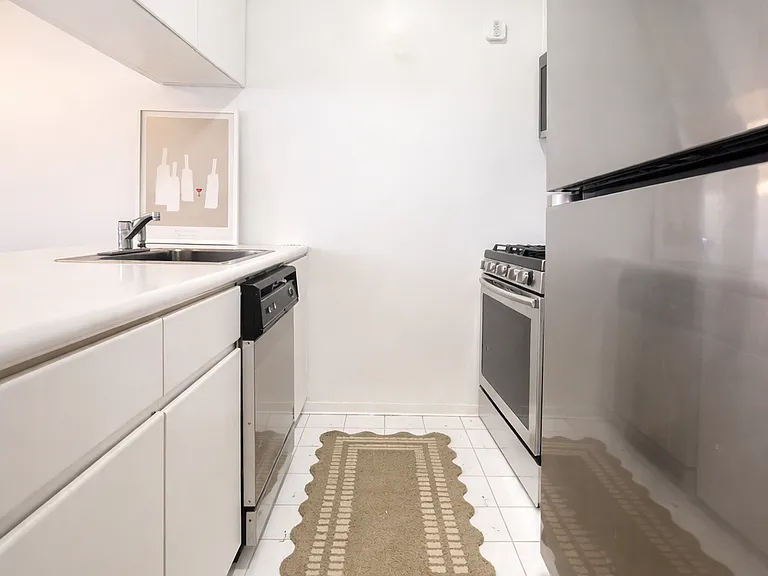 300 Albany St #6O — Photo 5