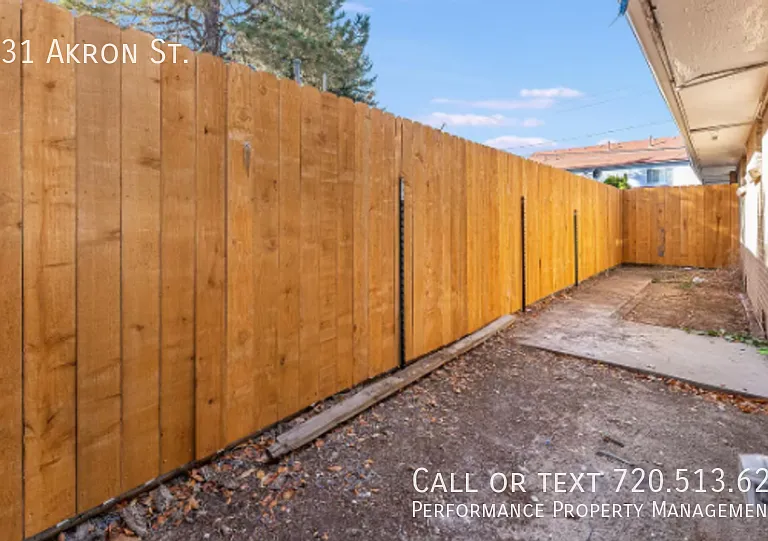 1231 Akron St — Photo 18