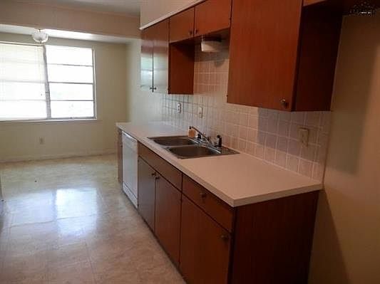 5th image of 4214 Kingsbury Dr