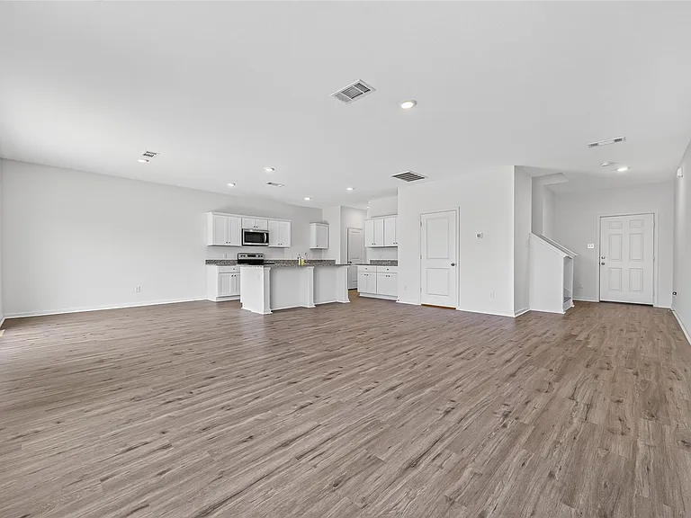 654 Amesbury Rd — Photo 12