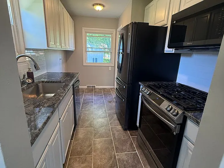 6840 Middlebrook Blvd — Photo 10
