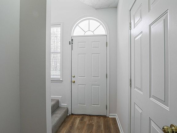 5th image of 169 Lincoln St #B