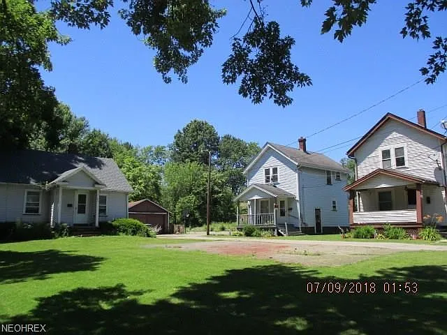 840 Utica Ct NW photo 1