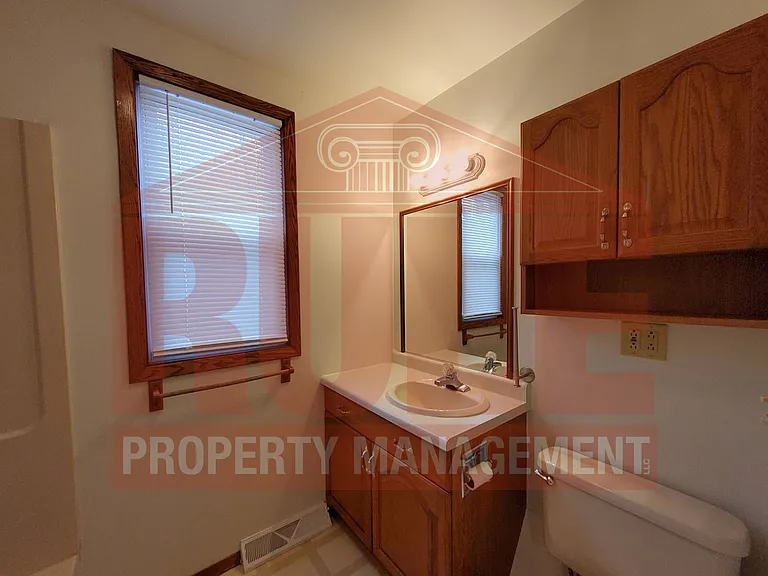 512 E Atlantic St — Photo 13
