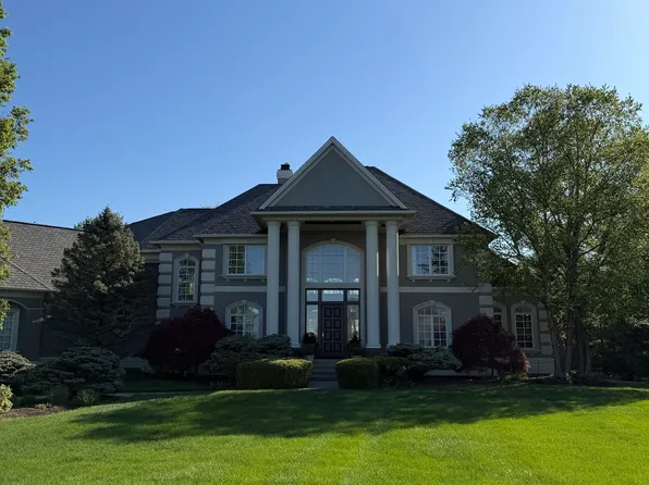 11153 Sedgemoor Cir, Carmel, IN 46032
