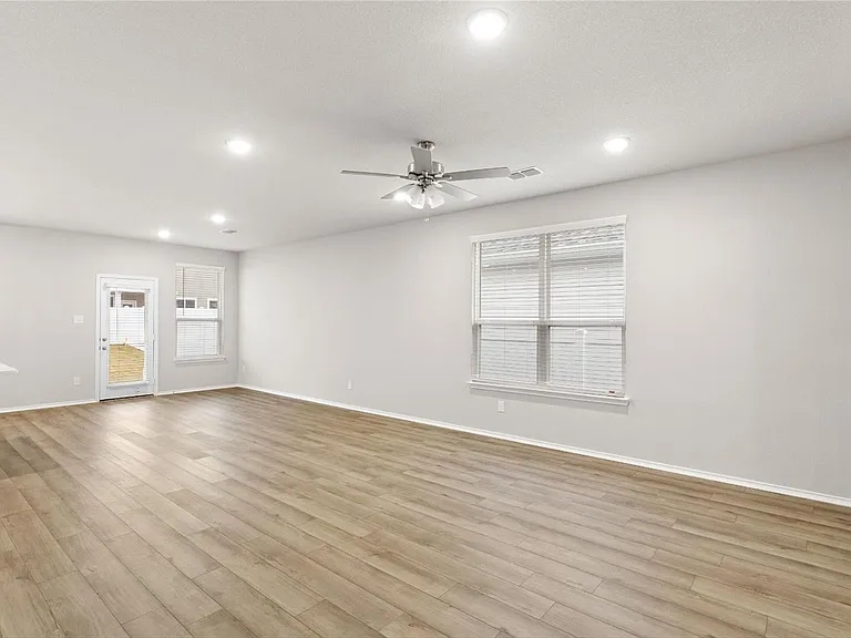 5953 Revere Dr — Photo 8