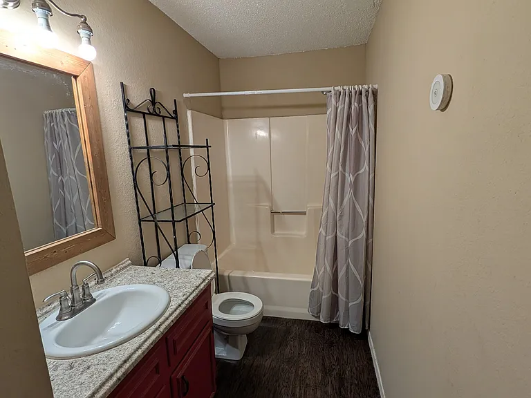 178 Martin Dr — Photo 6