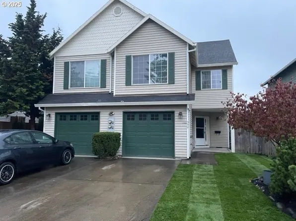 520 1st St, Gladstone, OR 97027