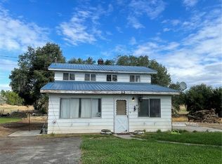 13 Dixon Rd, Omak, WA 98841