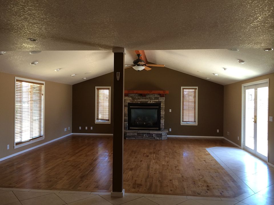 Great room with gas/stone fp
