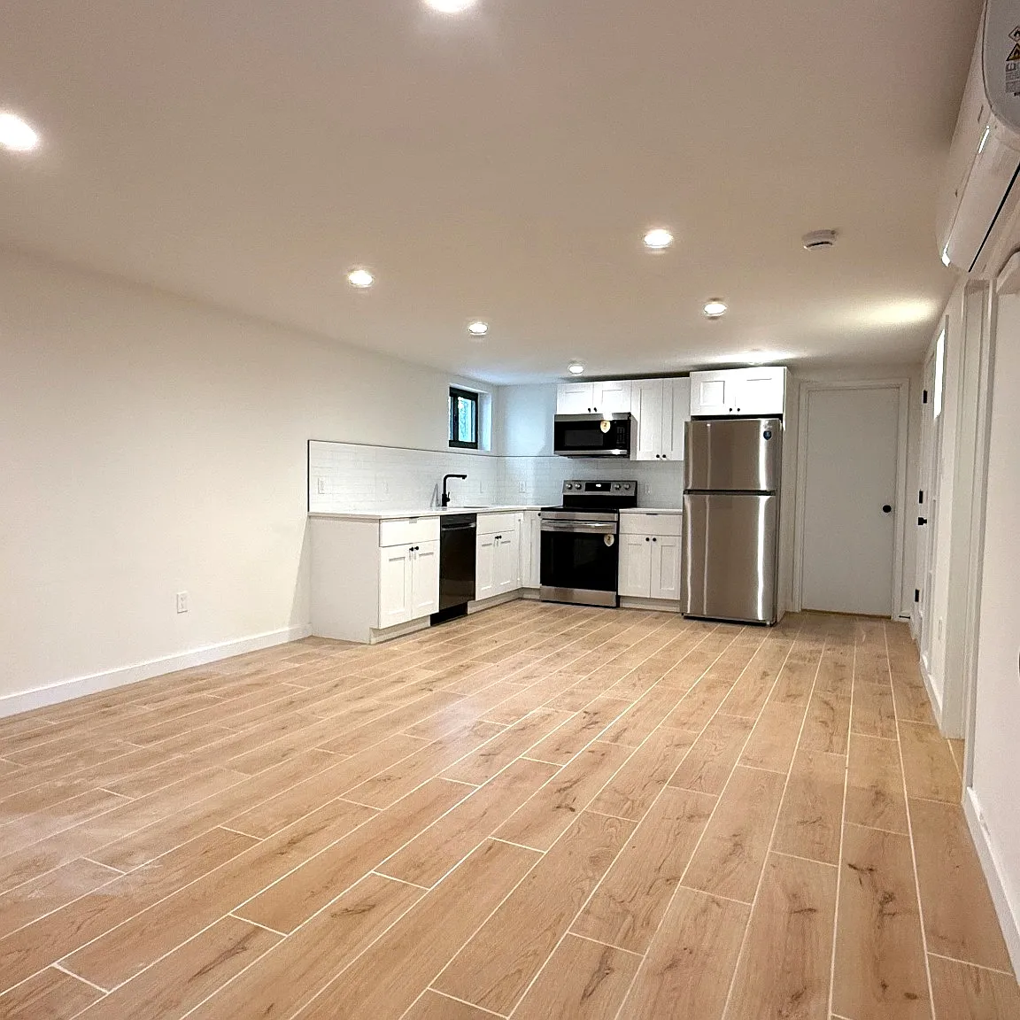 18-29 25th Road — Photo 4