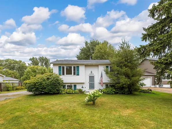 2225 Saltsman Rd, Erie, PA 16510