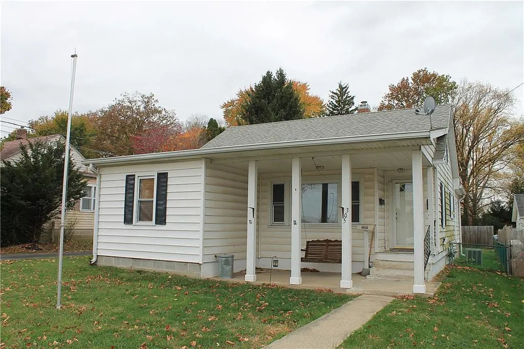 305 S Barr St photo 1