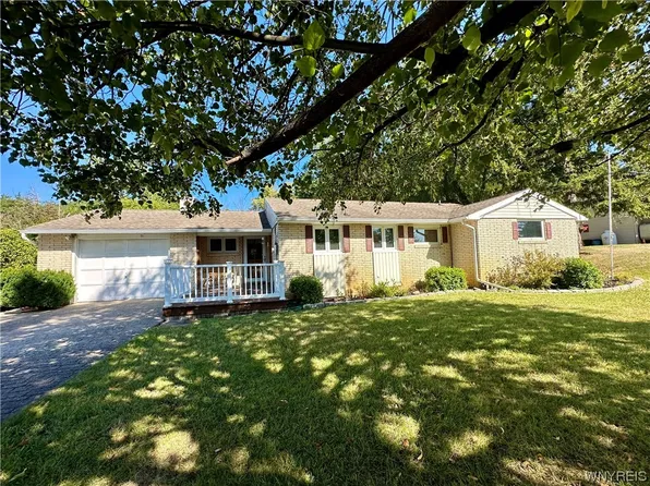 5484 Horseshoe Lake Rd, Batavia, NY 14020