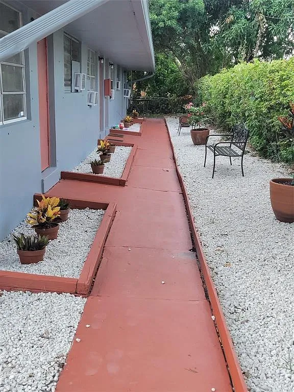 1 bed, 1.0 bath, 1831 sqft, $1,650 — Photo 1