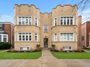 2737 W Lunt Ave #2W, Chicago, IL 60645