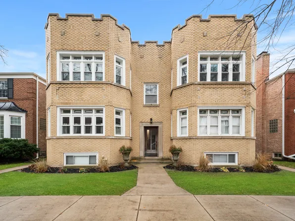 2737 W Lunt Ave #2W, Chicago, IL 60645