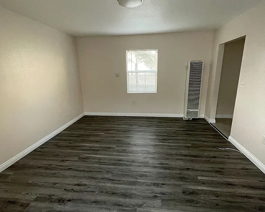 2nd image of 8915 1/2 Tope Ave #8915-1/2