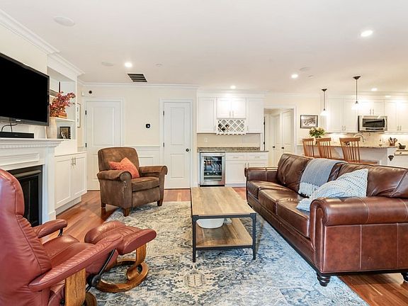 4th image of 49 L St Unit 1