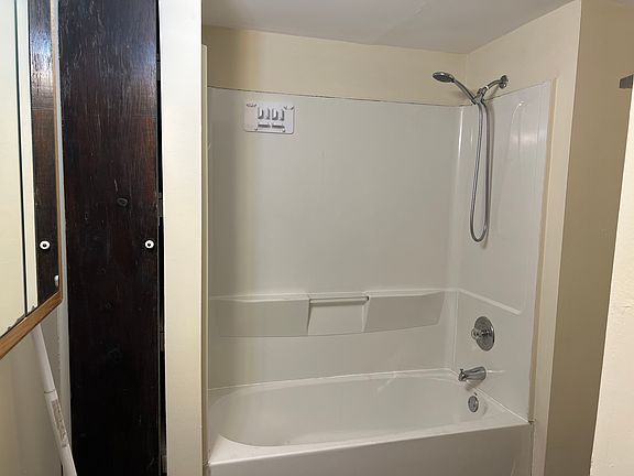 3rd image of 743 Eddy St