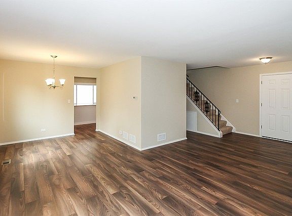 3rd image of 721 N Lakeside Dr