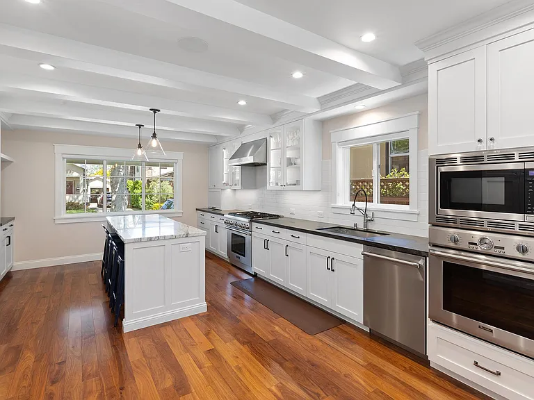 129 Stanley Rd — Photo 3