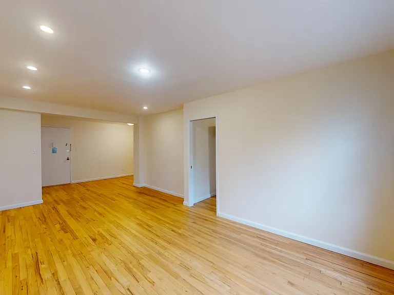 24510 Grand Central Pkwy #5B — Photo 6