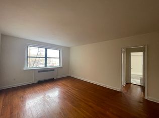 (Undisclosed Address), Yonkers, NY 10701