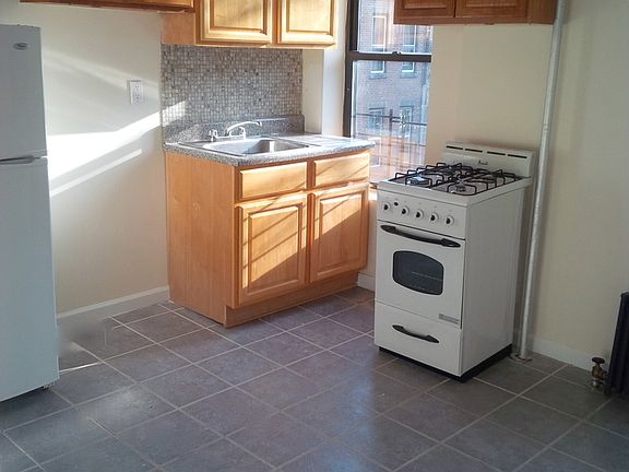 3rd image of 160 Vermilyea Ave APT 3b