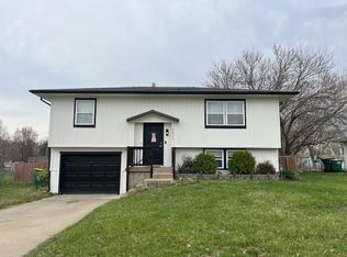 1013 W 4th St, Edgerton, KS 66021