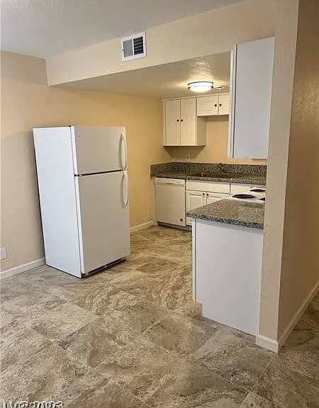 539 E Saint Louis Ave #206-208 — Photo 5