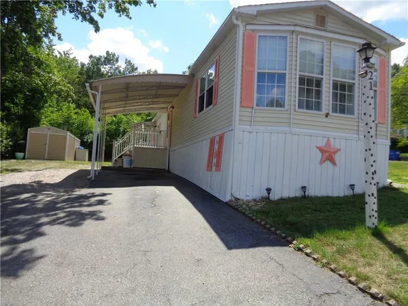 21 Cantaberry Ln, Coventry, RI 02816