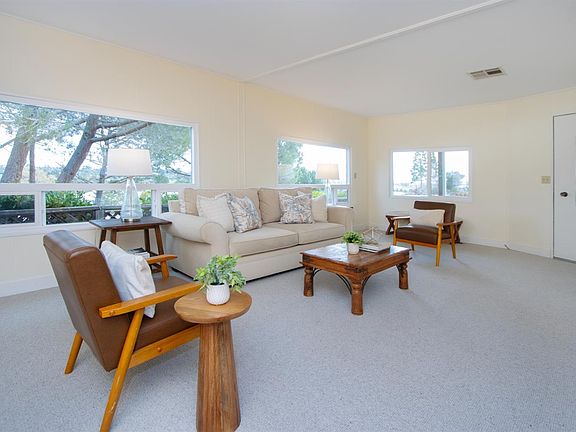 5th image of 9 Fallen Leaf Way