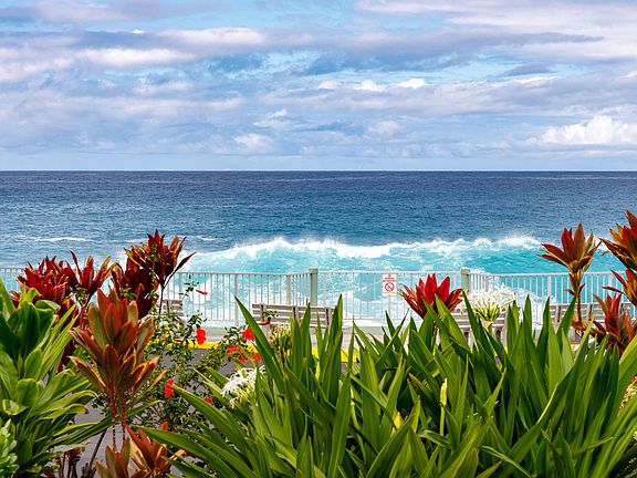 2nd image of 75-6016 Alii Dr APT 137