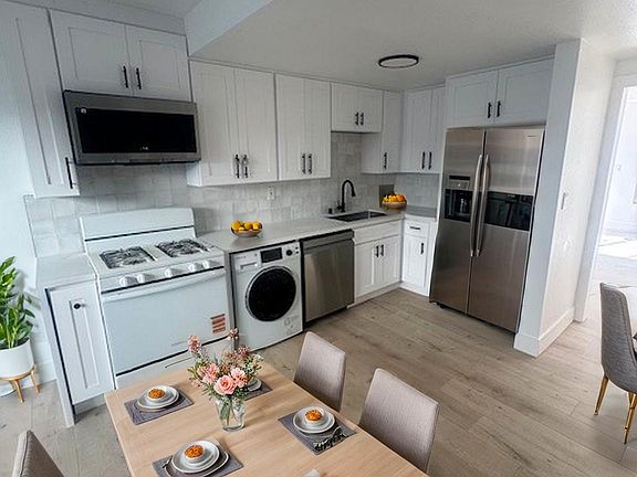 3rd image of 1131 N Onondaga Ave APT 1