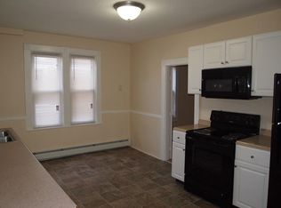 124 Maple St APT 3, Woonsocket, RI 02895